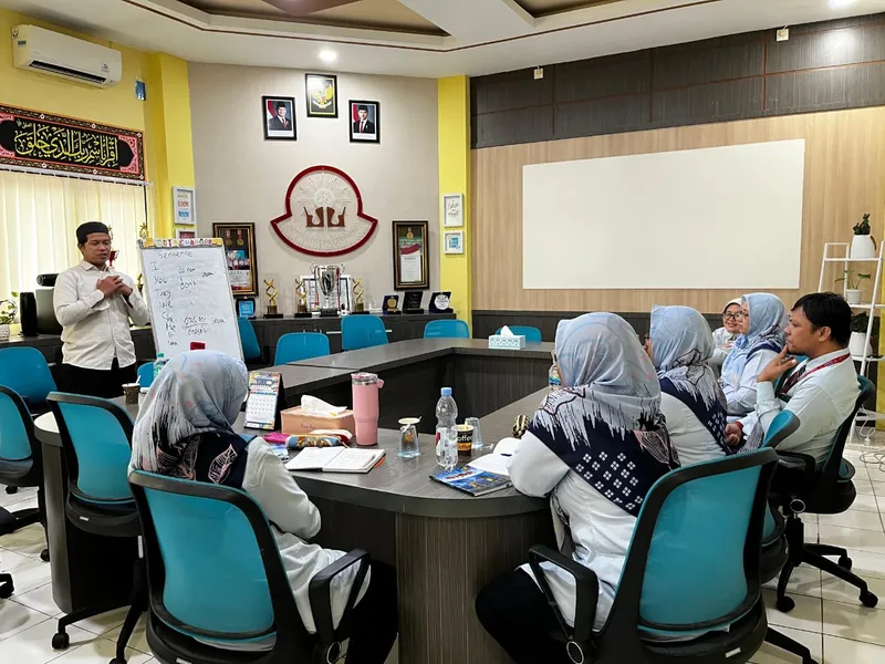 SDMM Gelar Pelatihan Enhancing Teacher Skills in English