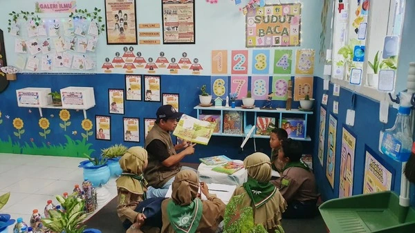 Semangat MI Muhammadiyah 6 Sekapuk Tingkatkan Kebersihan dan Kualitas Literasi