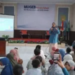 Siswa Kelas I SD Mugeb Antusias Belajar Sejarah Kelahiran Nabi Muhammad