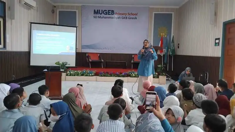Siswa Kelas I SD Mugeb Antusias Belajar Sejarah Kelahiran Nabi Muhammad