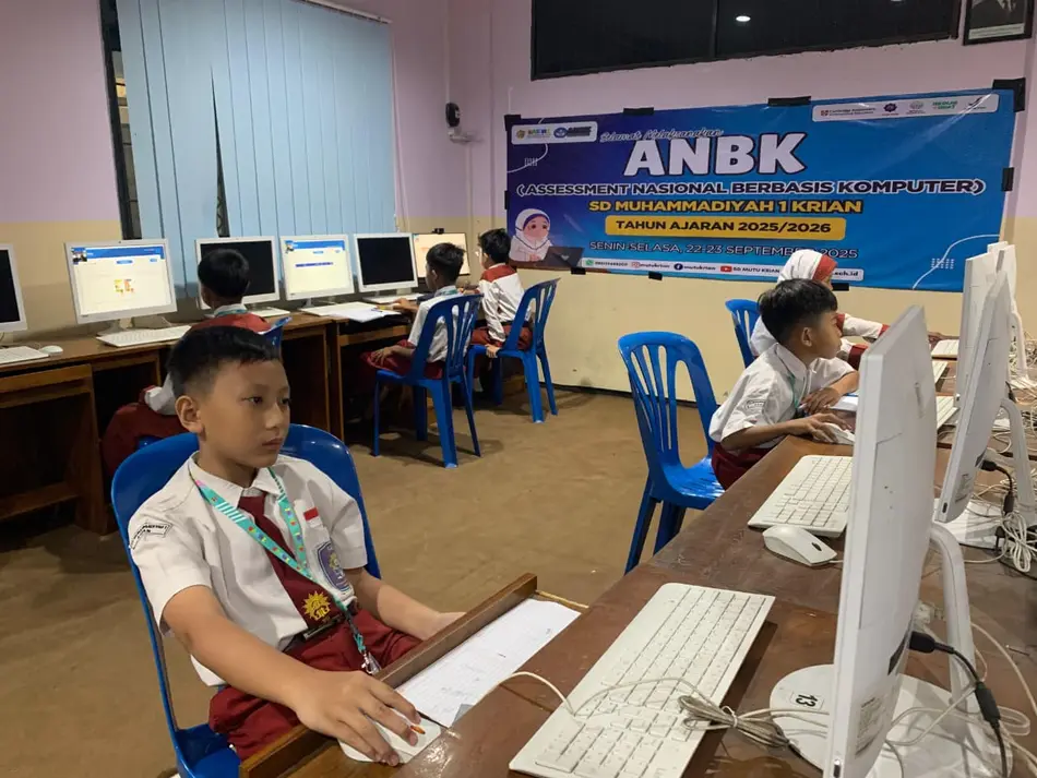 Siswa SD Sakri Ikuti ANBK 2025 dengan Penuh Konsentrasi