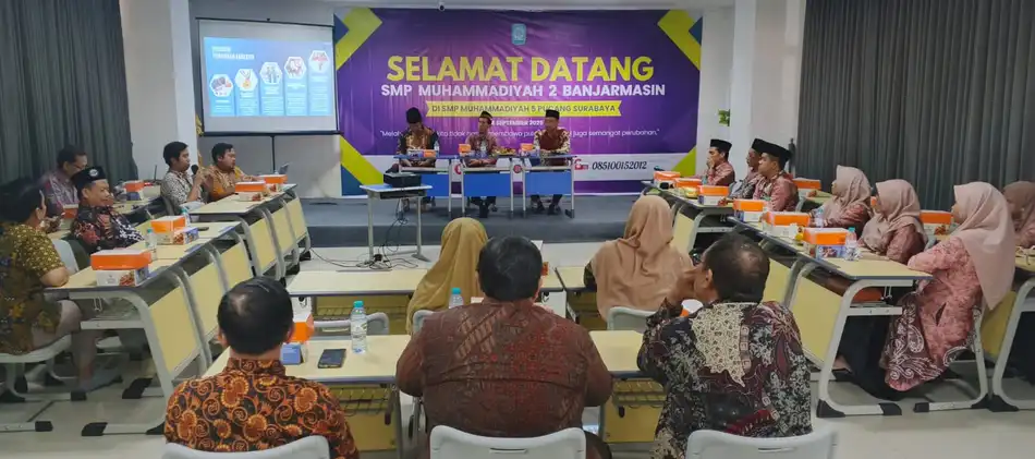 Studi Tiru, SMP Muhammadiyah 2 Banjarmasin Belajar ke Spemma Surabaya