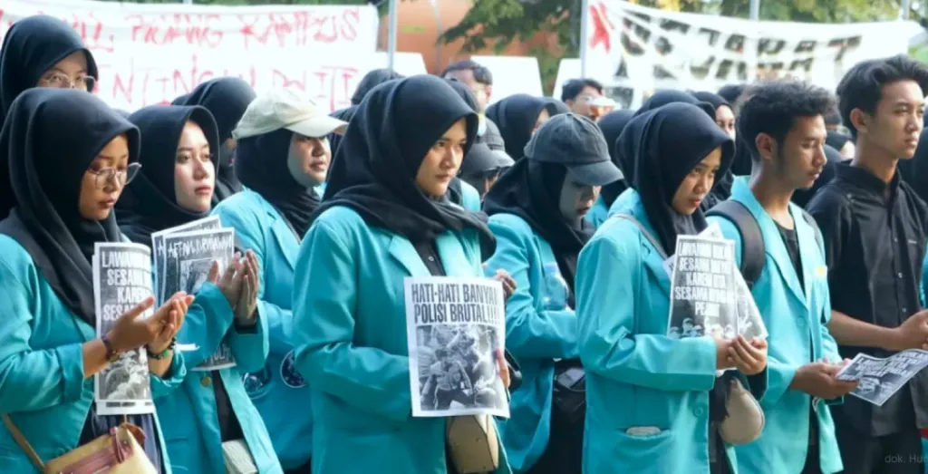 Aksi Mahasiswa UMS Menggema, Rektor Sampaikan Lima Seruan Moral