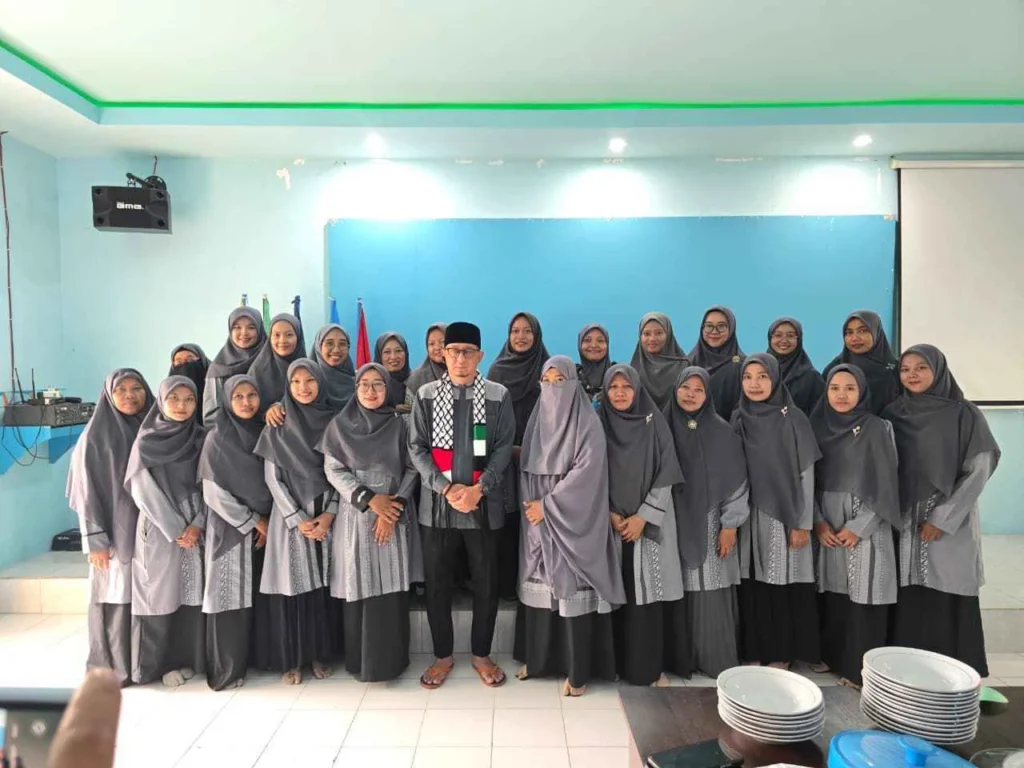 Doa Bersama Ustadz Zacky Mirza Warnai Silaturahmi di SMAMUSIX Karangasem