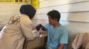 Peran Aktif Mahasiswa KKN-MAs Kelompok 101 dalam Posyandu Lansia di Kampung Baru