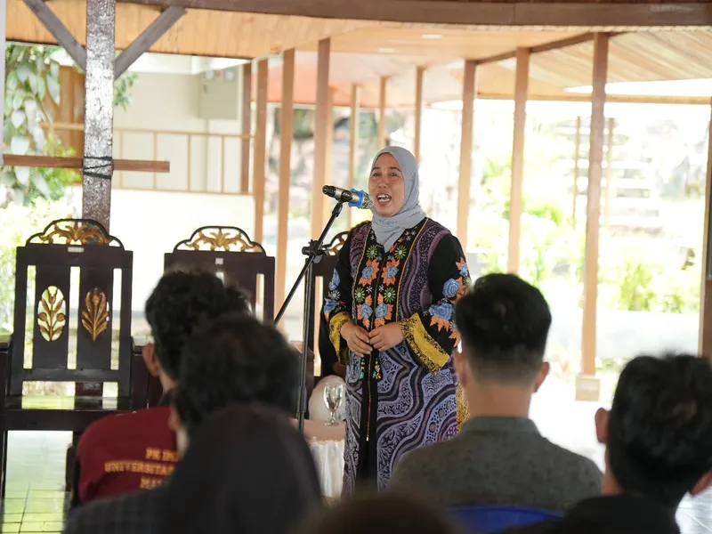Pemuda Lintas Iman Belajar Toleransi dan Budaya dari Rumah Ibadah dan Kesultanan di Ternate
