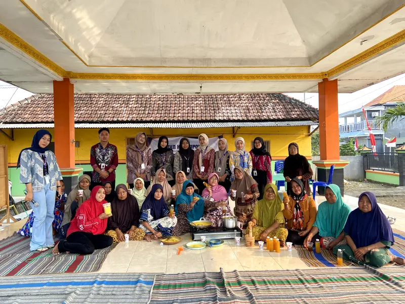 Mahasiswa KKN UMG Inovasikan Olahan Kunyit Jadi Bubuk Jamu Aman Dikonsumsi