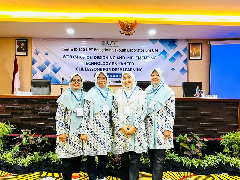 Dorong Pembelajaran Teknologi, SDMM Dalami AI dan CLIL di Workshop Cambridge