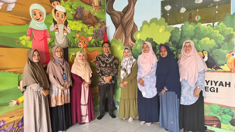 Kegiatan kerja sama pelatihan branding dan media digital SD Ikrom dengan KB TK Aisyiyah 5 Pepelegi (Tim Kreatif SD Ikrom/PWMU.CO)