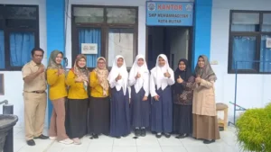 Cegah Kanker Serviks, SMP Muhammadiyah 1 Blitar Sukses Gelar Vaksinasi HPV