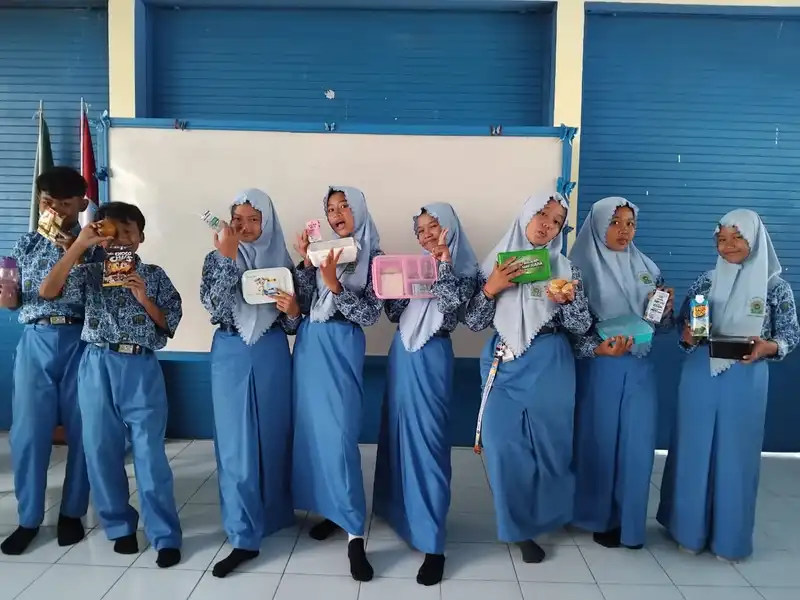 Menarik! Siswa MTs Muhammadiyah 4 Bulubrangsi Belajar Gizi dari Bekal