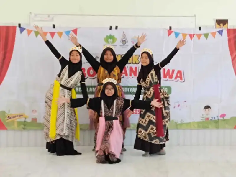 Tari Nusantara Warnai Asesmen Praktik Seni Budaya SD Almadany