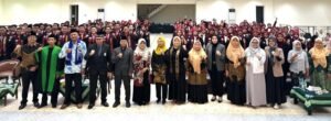 FKIP UM Surabaya Kukuhkan Guru Profesional, Teguhkan Komitmen Pendidikan Berkualitas