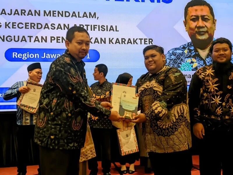 SMAMIV Raih Peringkat Terbaik Kedua dalam Bimtek Tiga Topik Strategi Pendidikan