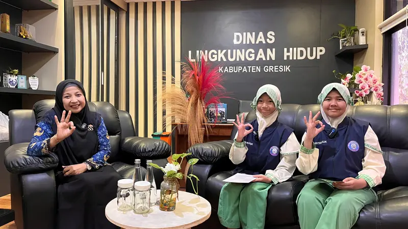 Belajar Sadar Iklim, Reporter Cilik SDMM Wawancarai Kepala DLH Gresik