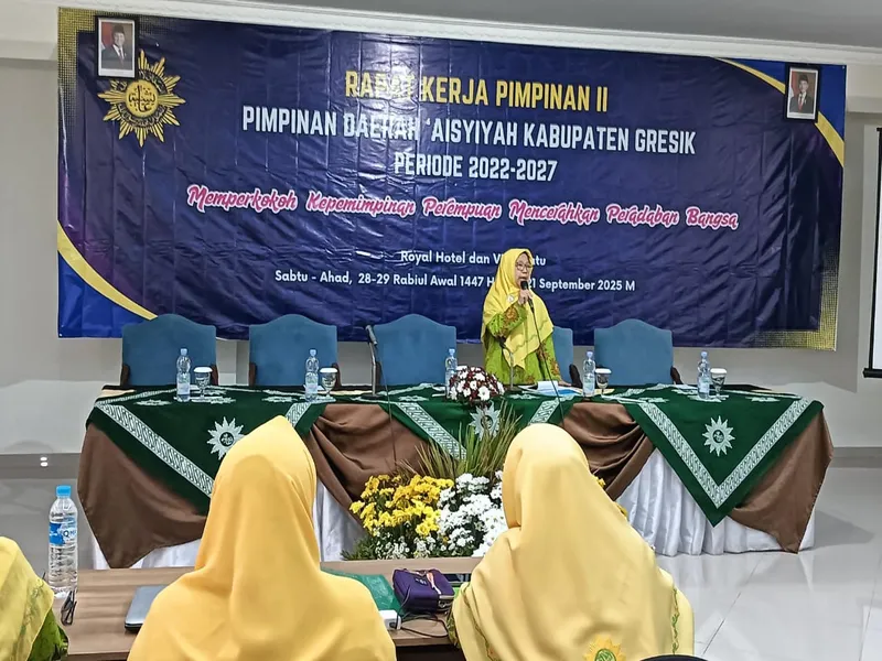 Kreatif! Ketua Aisyiyah Gresik Absensi Peserta Raker dengan Yel-yel
