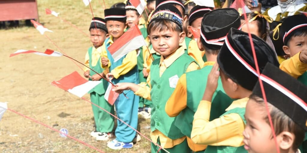 Kemendikdasmen Dorong Kualifikasi Guru TK dan SD serta Wajib Belajar 13 Tahun