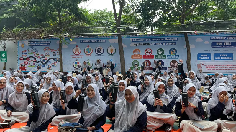 Hadiahkan 376 Tumbler, Majelis Dikdasmen PCM GKB Dorong Gaya Hidup Sehat