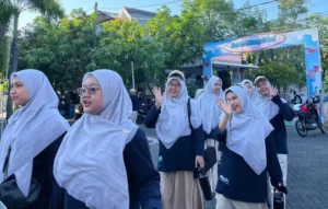 PCM GKB Hadiahkan Tumbler Eksklusif, Gukar MGKB Schools Bergembira
