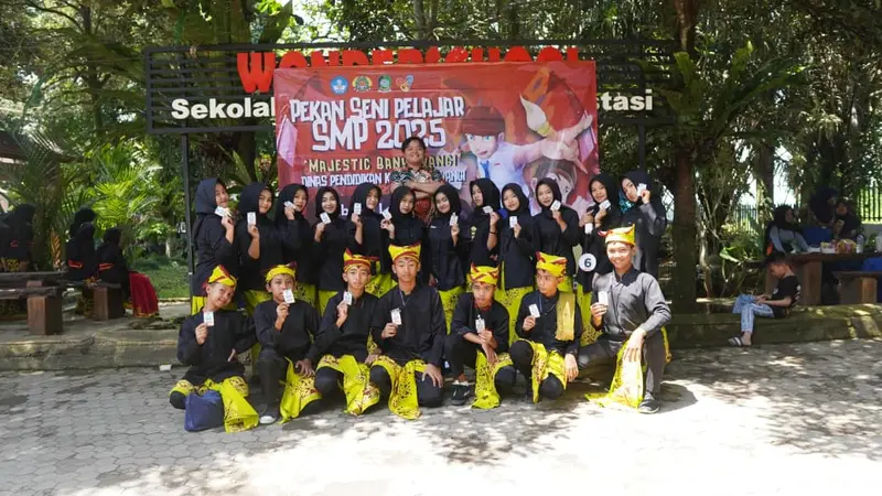 Siswa-siswi SMP Muhammadiyah 7 Sempu dan Korwil 2 meraih juara 2 Seni Tari, juara 4 Paduan Suara, juara 2 lomba cipta dan baca puisi (Foto: Istimewa/PWMU.CO)