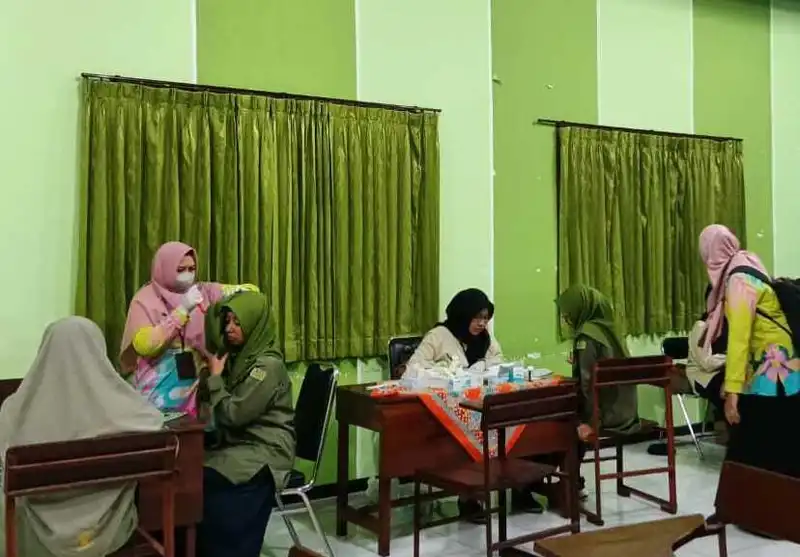 Periksa Kesehatan Siswa, Smamga Jember Gelar Skrining Gratis