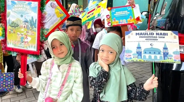 Ababe School Meriahkan Peringatan Maulid Nabi dengan Pawai Meriah