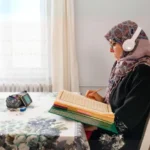 Meraih Cahaya Jumat dengan Selawat dan Al-Kahfi