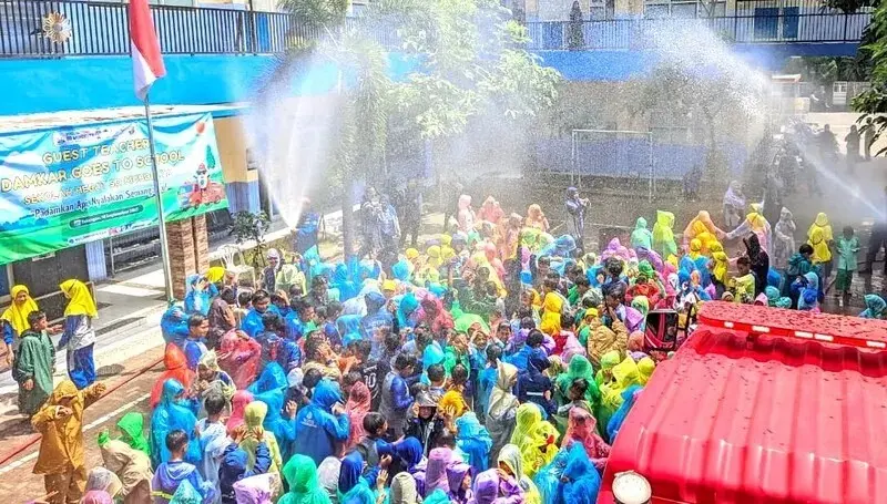 SD Muhdelta Belajar Bersama Damkar: Padamkan Api, Nyalakan Semangatku