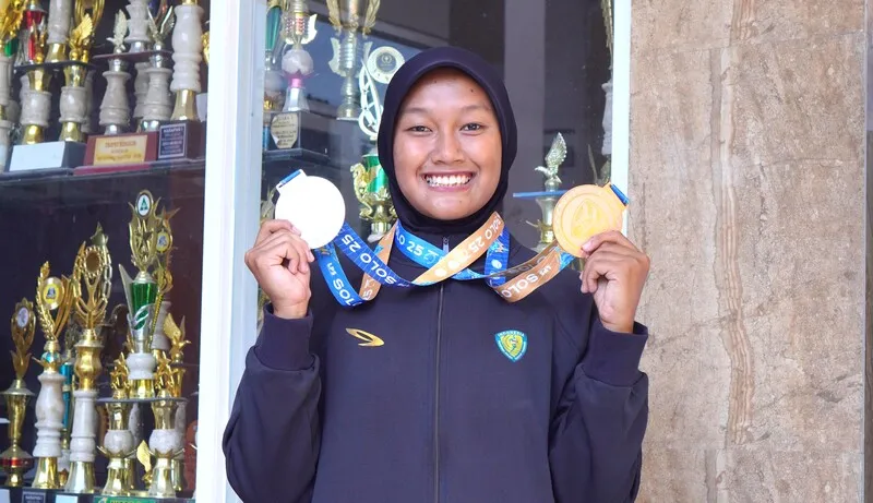 Siswi Smamdela Sabet Dua Medali di LPS Kejurnas Atletik dan Indonesia U-18 Open Championships 2025