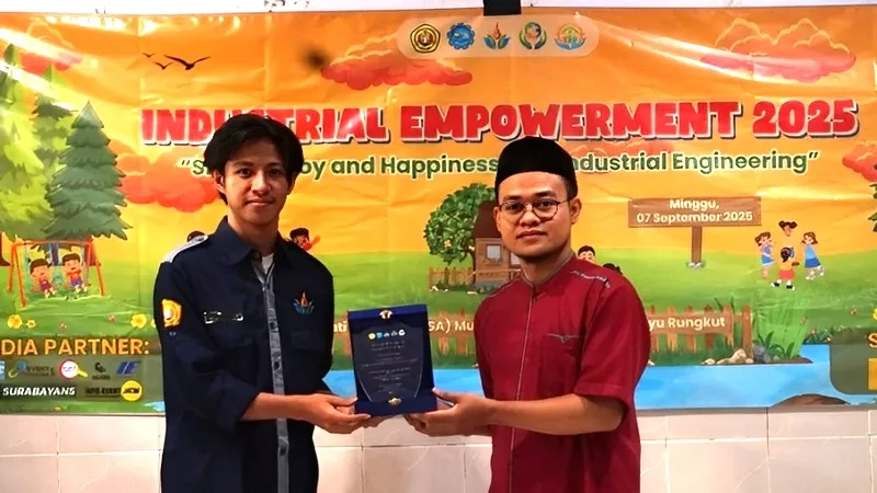 Peduli Sesama, HMTI UPN Veteran Jatim Gelar Aksi Sosial IEM 2025 di LKSA Muhammadiyah Rungkut