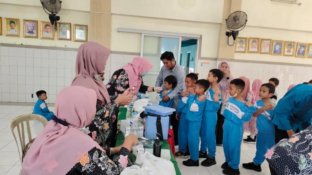 SD Mumtaz Gelar Imunisasi HPV dan Campak, Bentengi Generasi Sehat