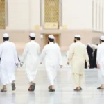 Mengarungi Samudera Dunia dengan Perahu Takwa