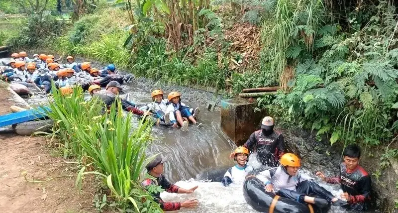 Belajar Karakter lewat Outbound, Siswa Kelas 6 Berlian School Ikuti Fun Game hingga River Tubing