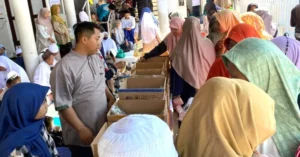 Lazismu Pasuruan Wujudkan Ta’awun dengan Bagikan 500 Paket Makanan pada Haul ke-44 KH Abdul Hamid