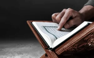 Khotbah Jumat: Menjadi Ahlul Qur’an, Keluarga Allah yang Mulia