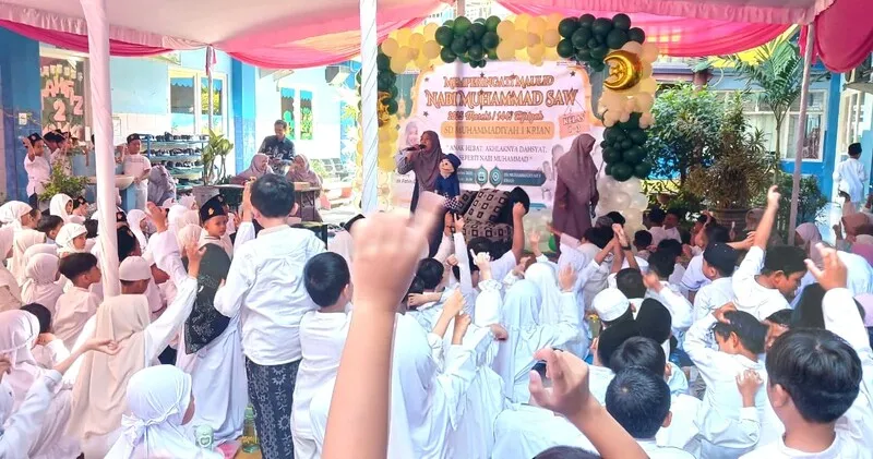 Peringati Maulid Nabi, SD Sakri Tanamkan Akhlak Mulia melalui Dongeng Kak Fain dan Fatan
