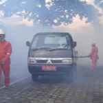 Cegah Penularan DBD, Puskesmas Sananwetan Lakukan Fogging di SMP Muhammadiyah 1 Blitar