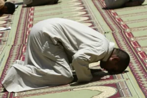 Membuka Pintu Rezeki dengan Salat Dhuha dan Doanya