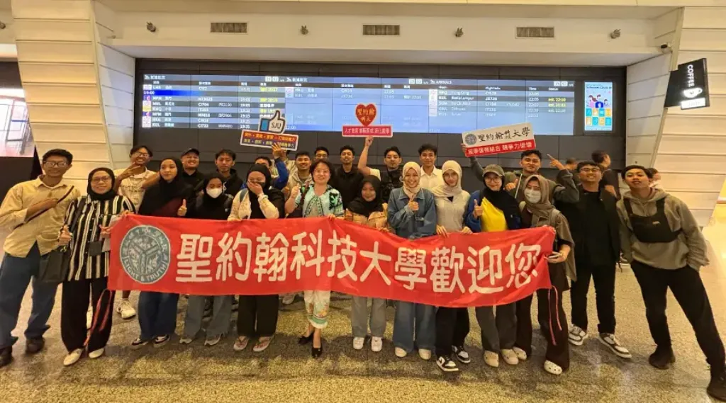 UM Surabaya Kirim 15 Mahasiswa ke Taiwan, Ikuti Double Degree dan Magang Internasional