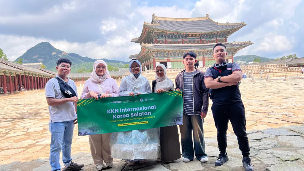 Dua Hari yang Membelah Kemerdekaan, Jejak Mahasiswa UM Surabaya di Istana Gyeongbok