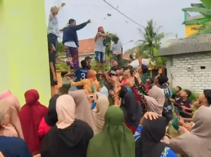 Mahasiswa KKN Kelompok 3 UMG Meriahkan Sedekah Bumi: Harmoni Generasi Muda dengan Kearifan Lokal Desa Gedongkedoan