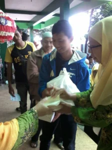 Kebahagiaan Para Tukang Sampah