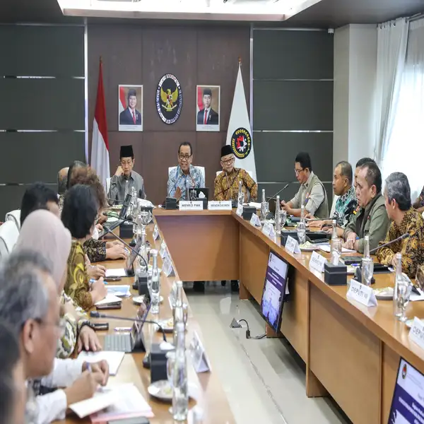 Menko PMK Dorong Evaluasi Menyeluruh Keamanan Bangunan Sekolah dan Pesantren