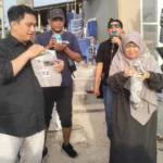 Keakraban Guru dan Karyawan SMP Muven Terjalin Erat Melalui Acara Tukar Kado