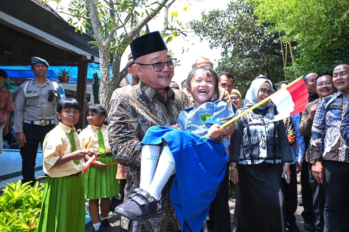 Mendikdasmen Abdul Mu’ti Ajak Siswa Kota Batu Jadi Generasi Penguasa IPTEK dan Berkarakter