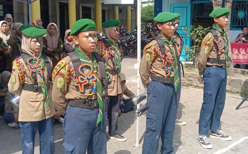 Lomba Semaphore Dance Warnai Perayaan Satu Dekade Semarak SMP Mutuba