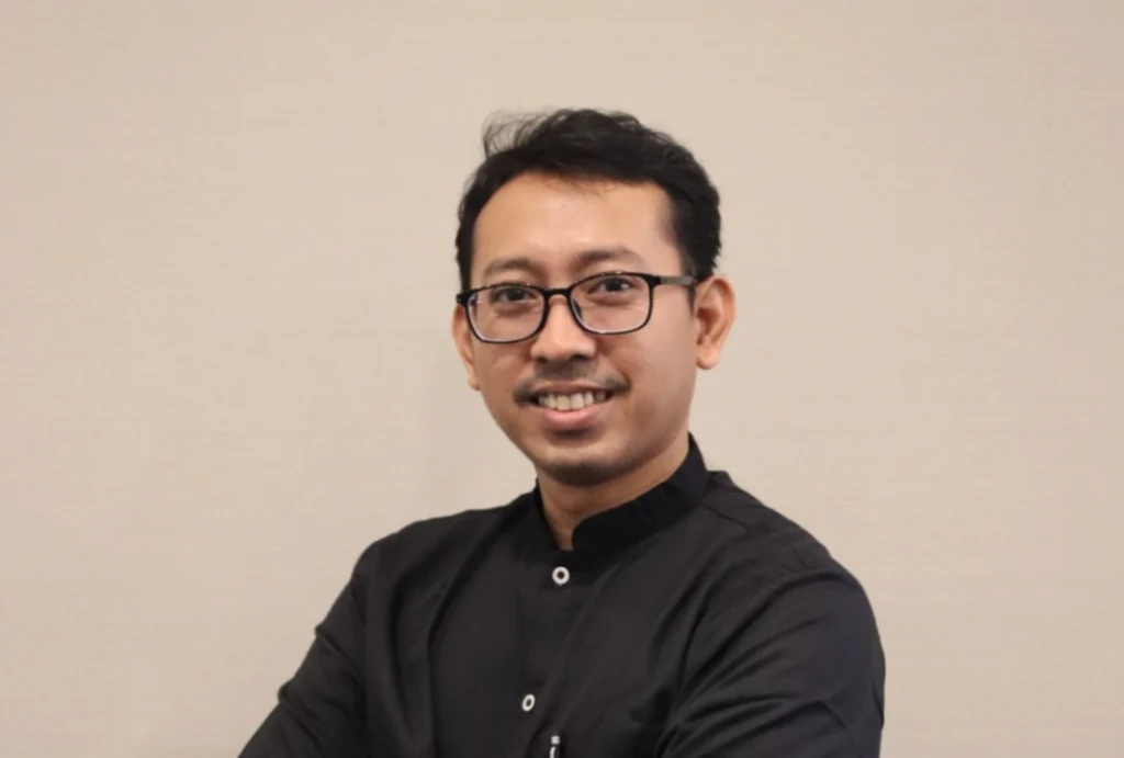 Menghadapi Era Omong Kosong