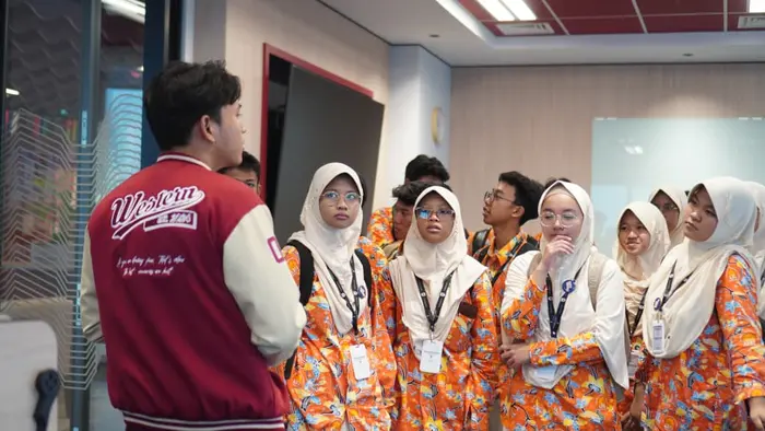 Buka Wawasan Global, M-ICO Class Smamita Gelar Visitation di Western Sydney University dan Konjen Jepang