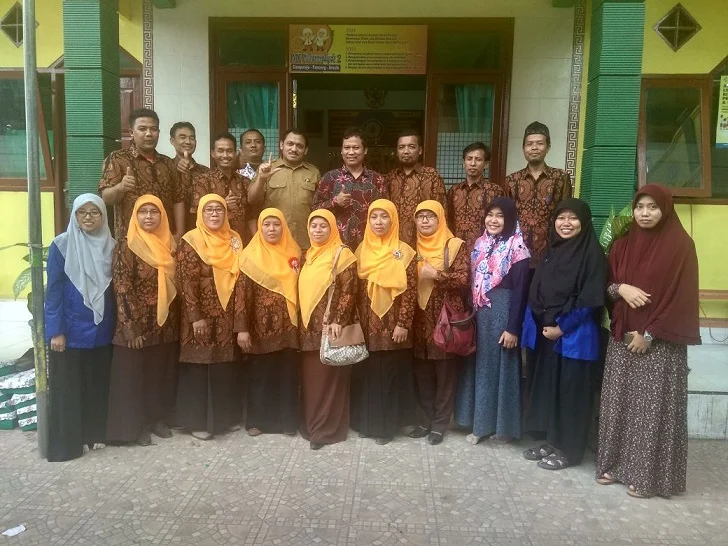 Kepala Sekolah Harus Inovatif Mengubah Lahan Sempit Jadi Asri