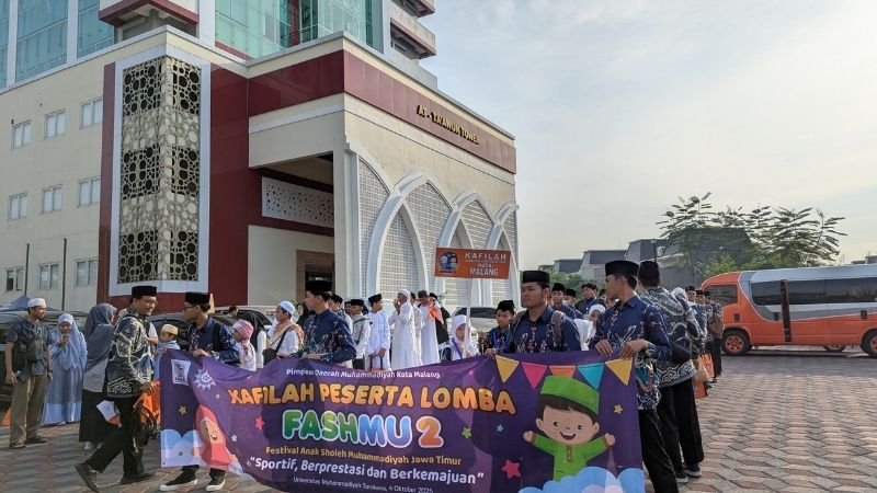 Fashmu 2 Dibuka dengan Defile Spektakuler Kafilah se-Jawa Timur
